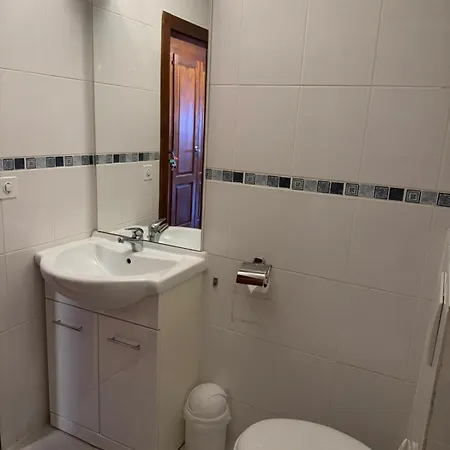 Cosy 2-bed With Pool, Centre *